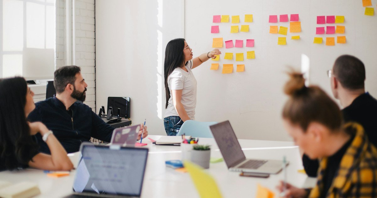 Annual vs Monthly SaaS Pricing: Math Behind When Annual Is Worth It