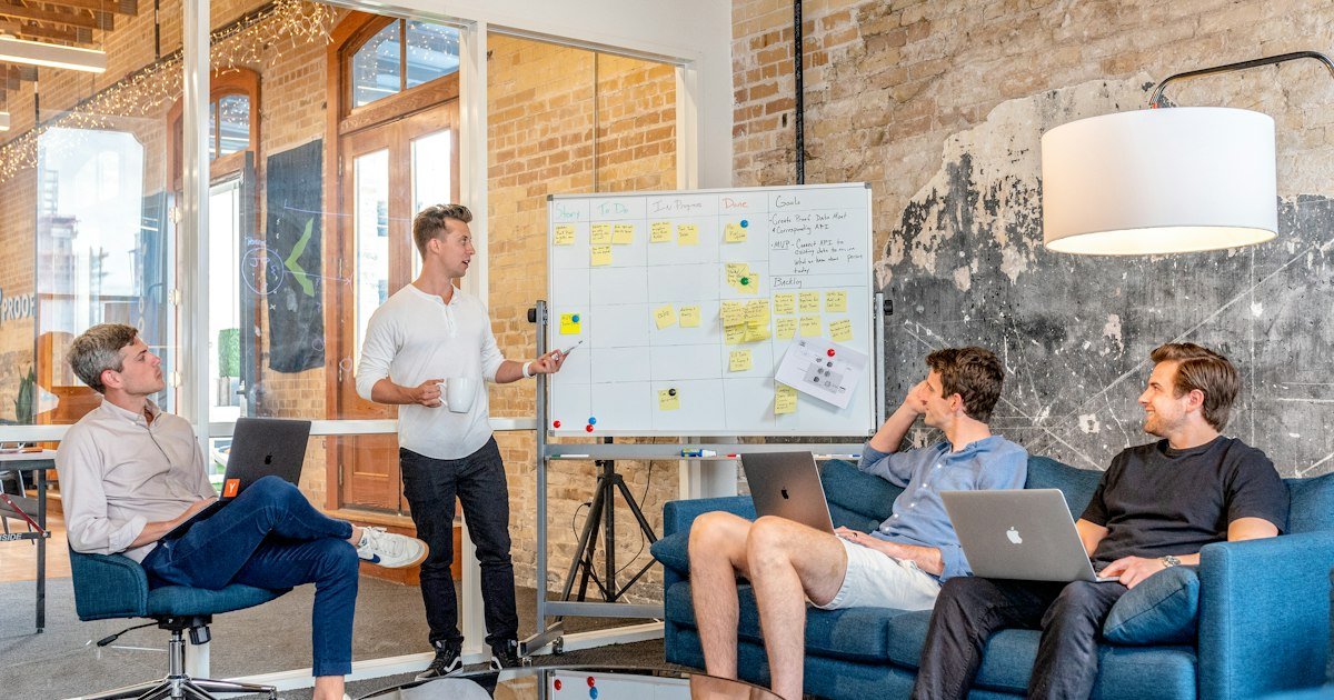 Client Project Tracking: Set Up Transparency Without Leaking Internal Notes